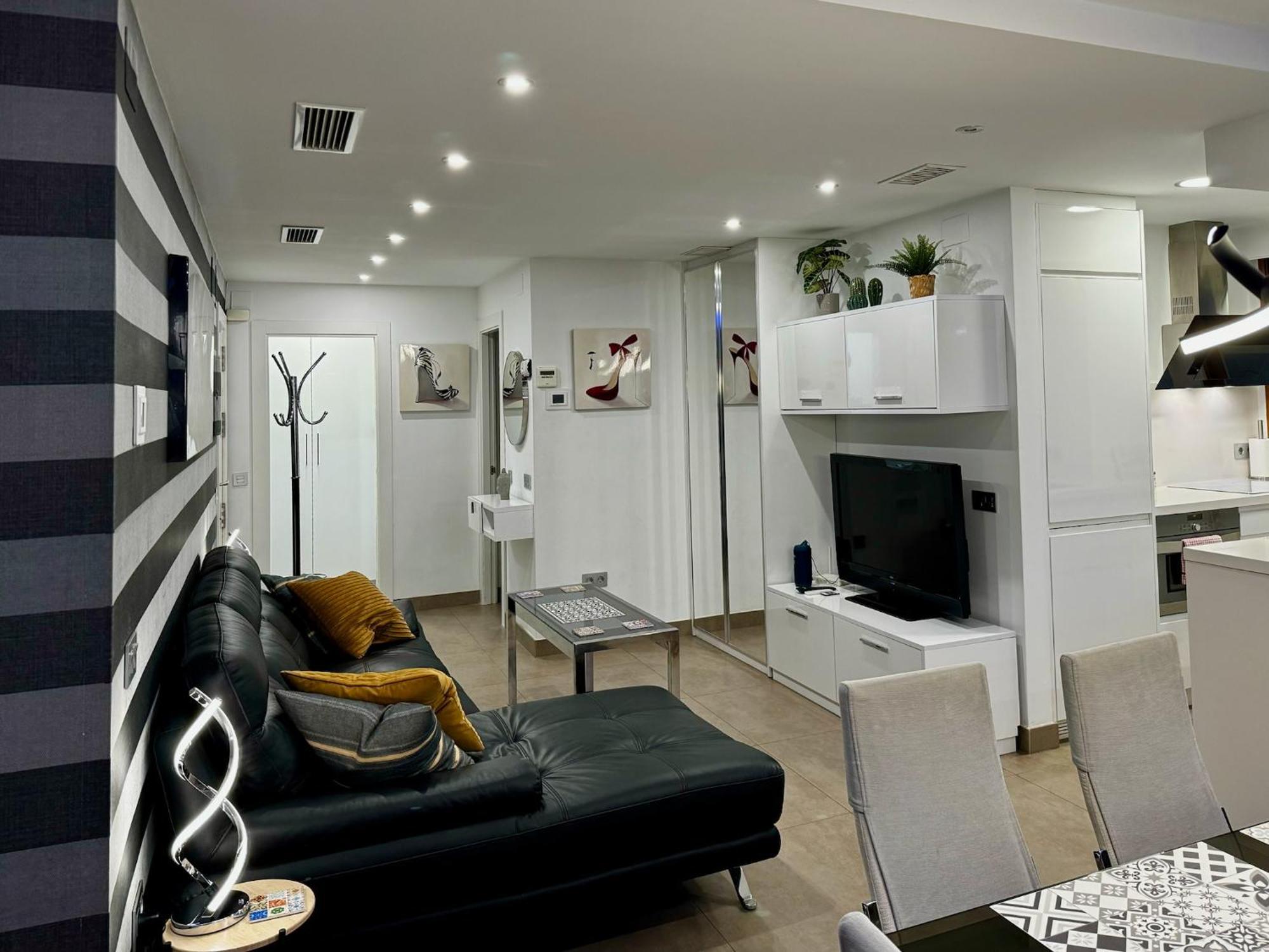 Modern Apartment In La Nogalera Torremolinos Exterior photo